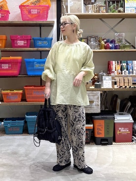 「niko and...（ニコアンド）の《抗菌消臭》ストラップシューズ（パンプス、ブラック系）」を使った、yaritaさん（レディース・166cm）の春コーディネート