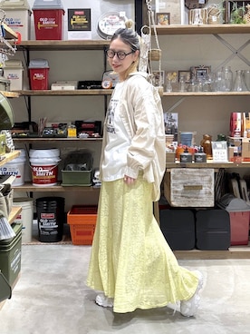 「niko and...（ニコアンド）のボリュームソールスニーカー（スニーカー、ベージュ系）」を使った、yaritaさん（レディース・166cm）の春コーディネート