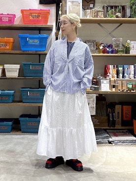 「niko and...（ニコアンド）のCOLORマイスターTシャツ（Tシャツ/カットソー、ブルー系）」を使った、yaritaさん（レディース・166cm）の春コーディネート