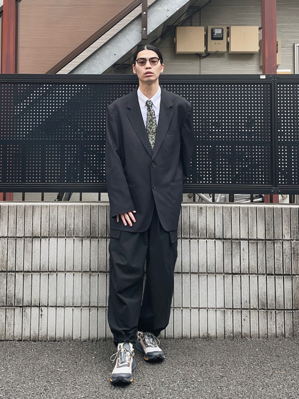 Vivienne Westwoodのネクタイを使った人気ファッション