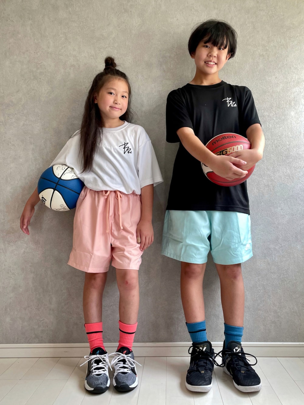 「めがね、ハーフパンツ、NIKE、白Tシャツ、バスケ、シンプル、夏コーデ、ネオンカラー」｜「Bro sportsのアイテム（Tシャツ/カットソー、ホワイト系）」を使った、kii_memeさん（キッズ・130cm）の夏コーディネートの1枚目の写真
