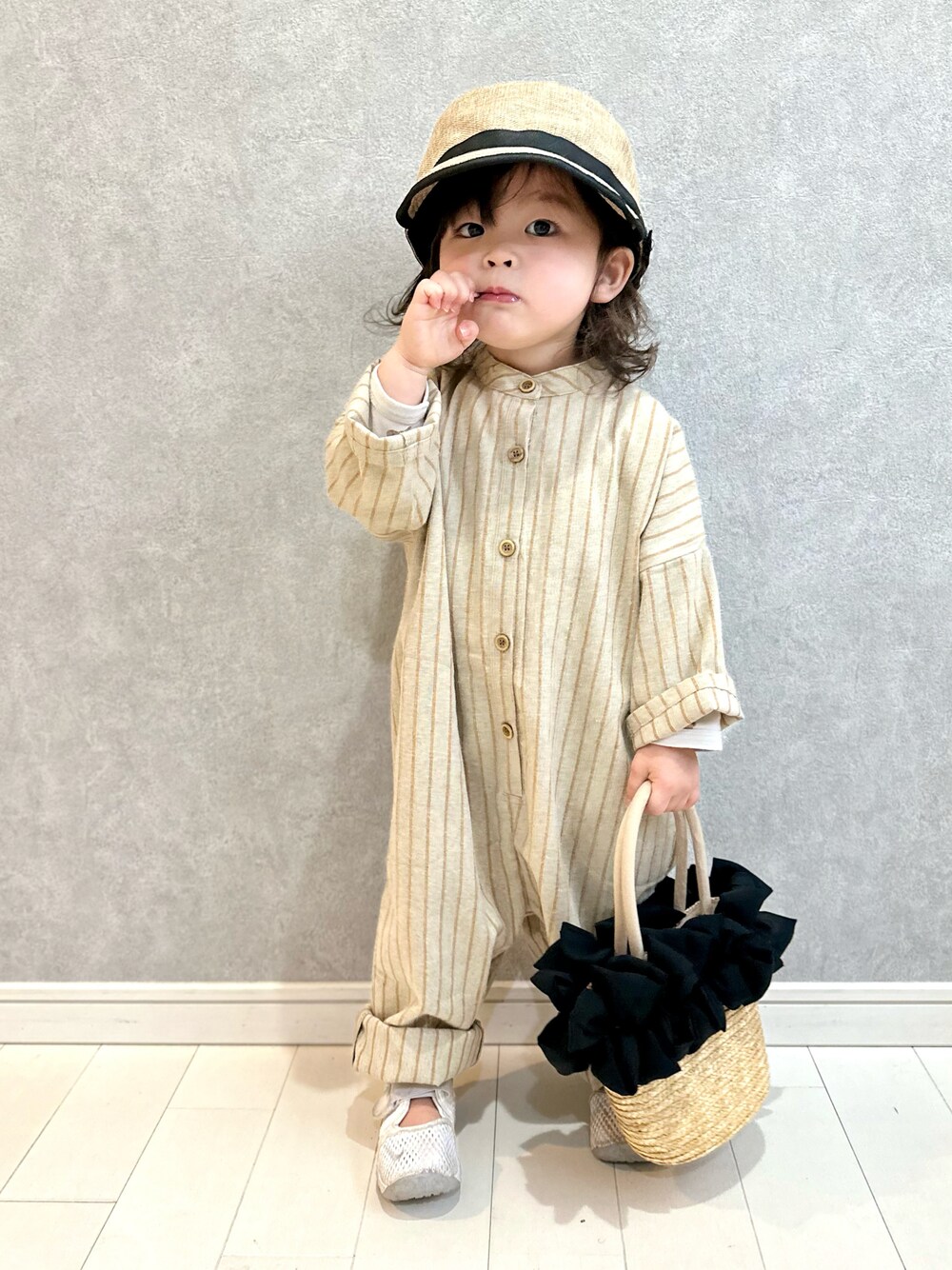 「シンプルコーデ、お出かけコーデ、NIKE、オールインワン、ワントーンコーデ、ベージュ、春コーデ、春色、春夏コーデ、春カラー、ストライプ、オーバーサイズ、休日スタイル、淡色コーデ、カジュアルコーデ」｜「THE NORTH FACEのTHE NORTH FACE（ザノースフェイス）HIKE CAP（キャップ、ベージュ系）」を使った、kii_memeさん（キッズ・145cm）の冬コーディネートの1枚目の写真