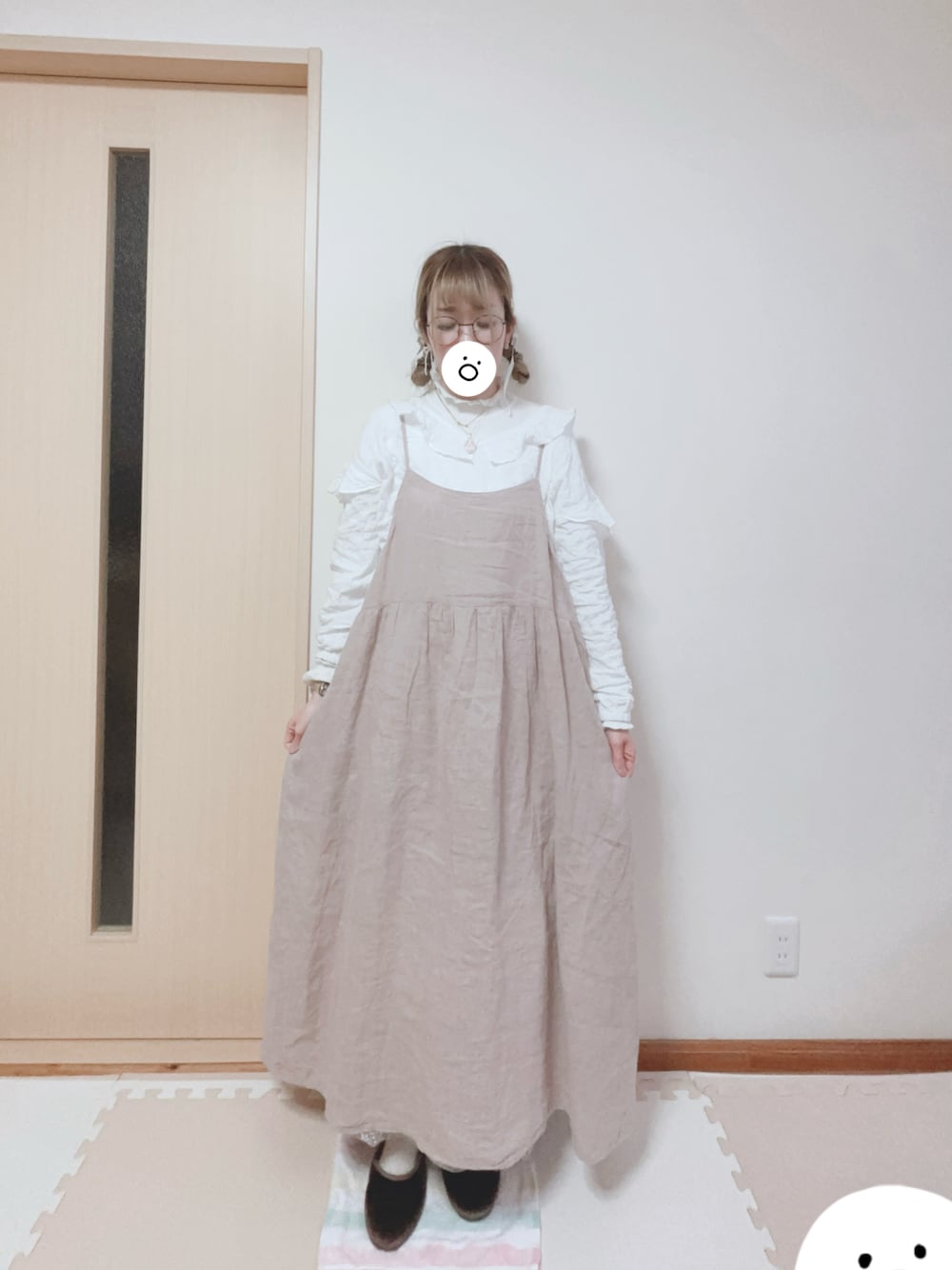 「Samansa Mos2のベロアワンストラップシューズ（ドレスシューズ、ブラウン系）」を使った、𝚖 𝚎 𝚛 𝚘 ⋈*｡ﾟさん（レディース・156cm）の春コーディネートの1枚目の写真