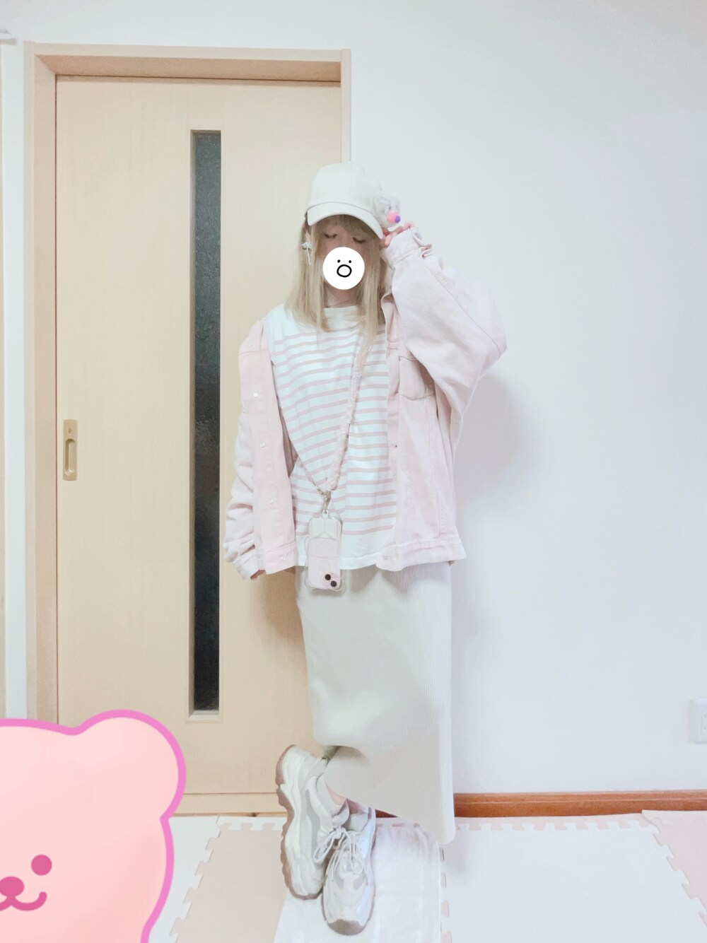 「14+のバックリボン キャップ レディース uv（キャップ、ホワイト系）」を使った、𝚖 𝚎 𝚛 𝚘 ⋈*｡ﾟさん（レディース・156cm）の春コーディネートの1枚目の写真