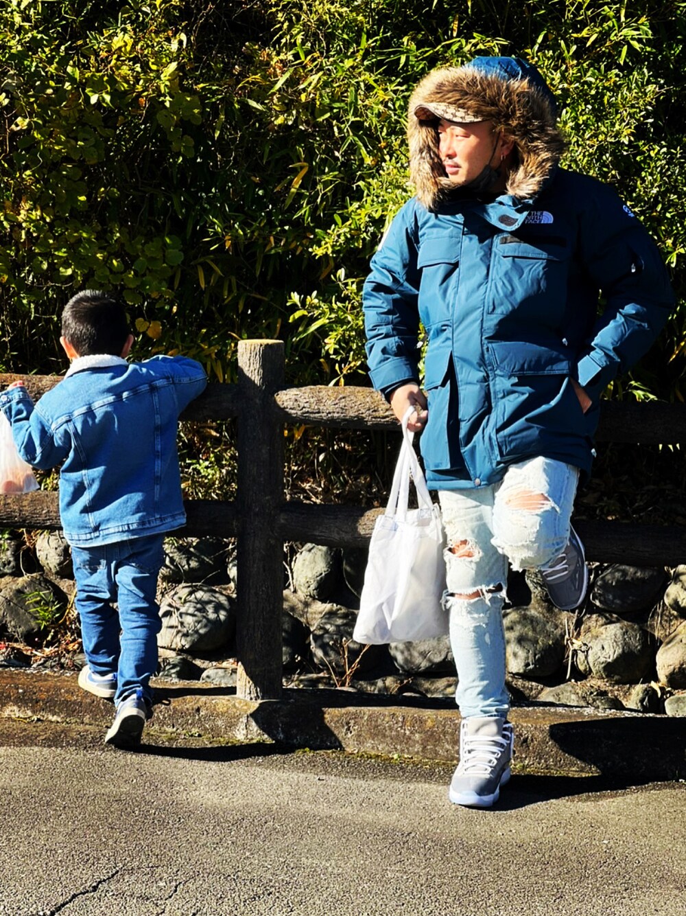 「ストリートコーデ、休日スタイル、ビックシルエット、アウター、クリスマスに着たい服、ブルー、ootd、THE NORTH FACE」｜「THE NORTH FACEのアイテム（ジャケット/アウター、ブルー系）」を使った、⛪️akilla⛪️さん（メンズ・170cm）の冬コーディネートの1枚目の写真