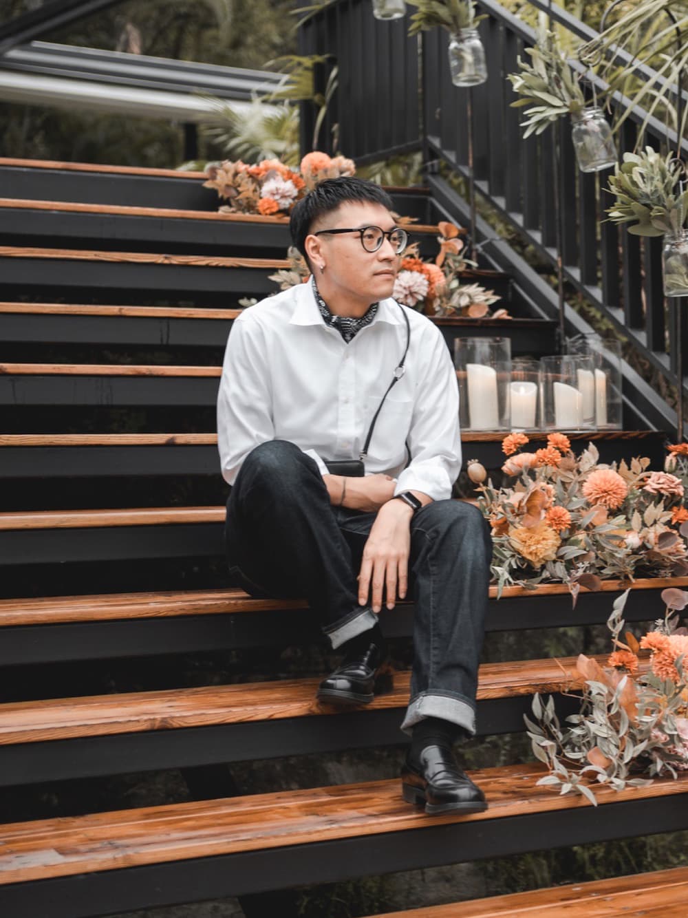 「valentino、PRADA、ray ban、MUJI、無印良品、UNIQLO」｜「PRADAのアイテム（シューズ、ブラック系）」を使った、Ray Lauさん（メンズ・175cm）の春コーディネートの1枚目の写真