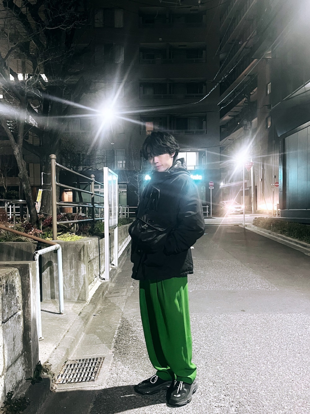Tsukasa｜PRADAのショルダーバッグを使ったコーディネート - WEAR