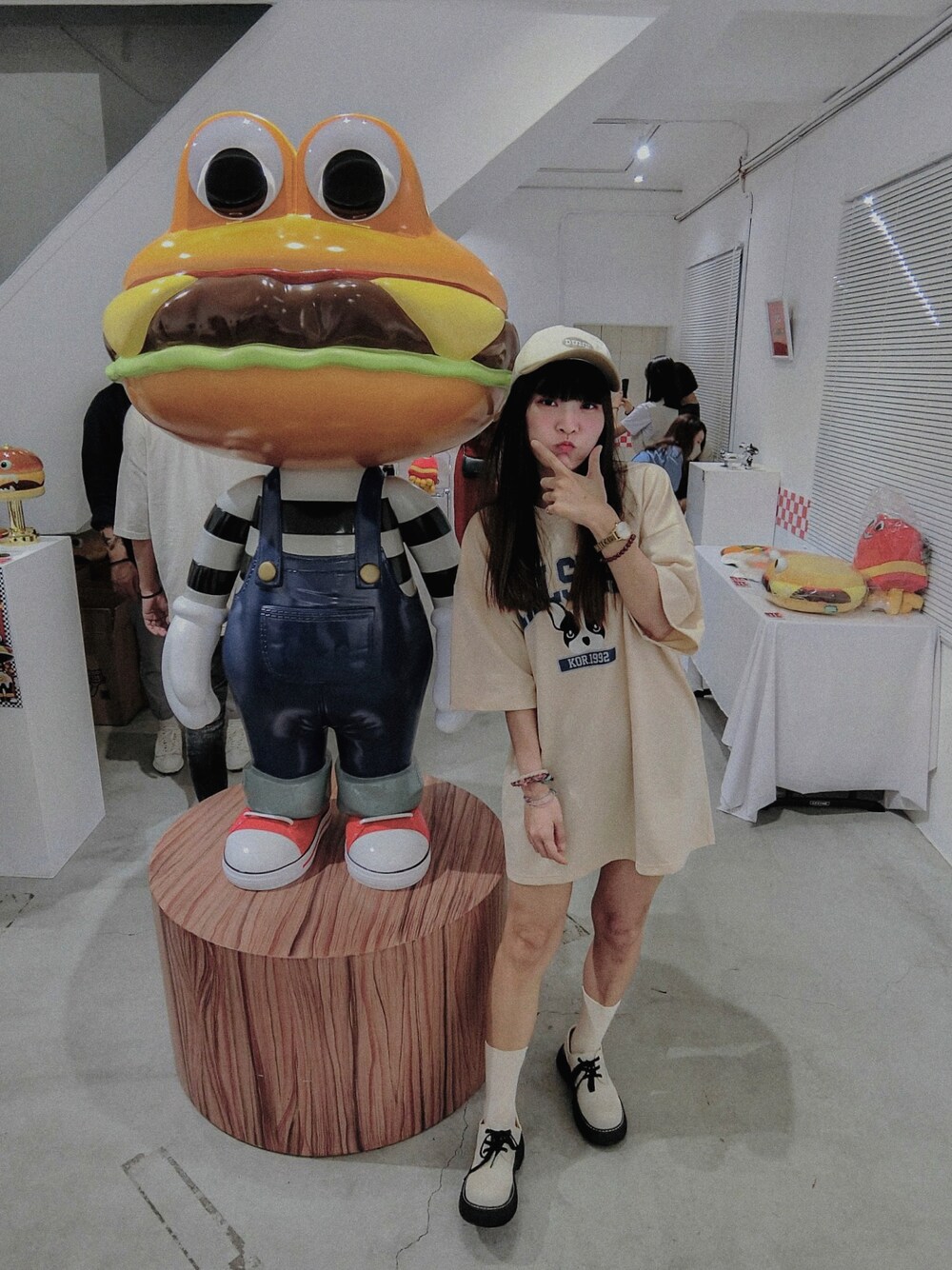 「ootd、漢堡君、展覽、男友風」｜「no brandのアイテム（トップス、その他）」を使った、Krystalさん（レディース・160cm）の秋コーディネートの1枚目の写真