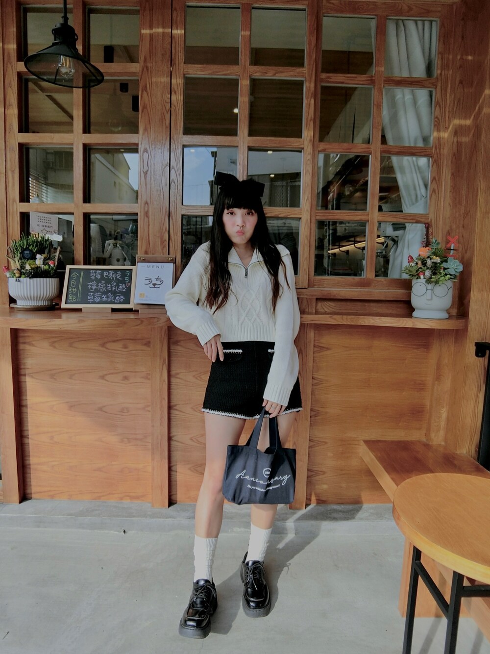「冬のコーデ、ootd」｜「mercci22のアイテム（トップス、ホワイト系）」を使った、Krystalさん（レディース・160cm）の冬コーディネートの1枚目の写真
