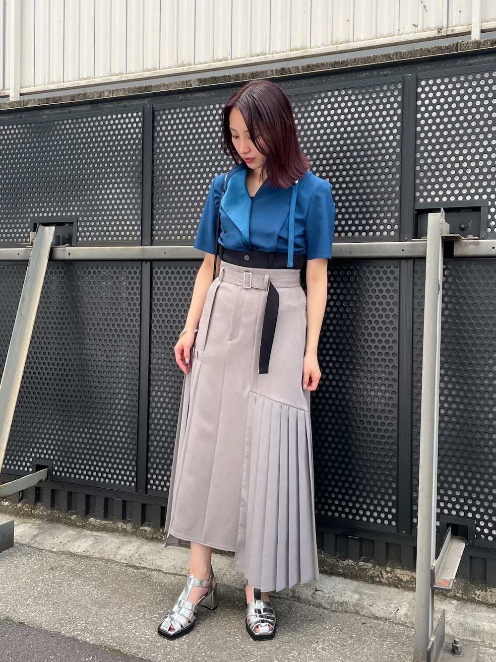 サイドプリーツタックスカートを使った人気ファッションコーディネート