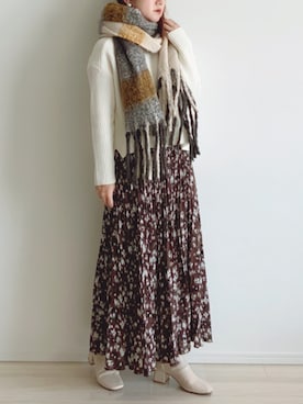 「junoah（ジュノア）のスクエアトゥフェイクレザーショートブーツ（ブーツ、ホワイト系）」を使った、tomoさん（レディース・157cm）の冬コーディネート