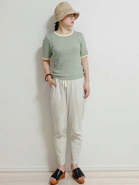 「CIAOPANIC TYPY（チャオパニックティピー）のフリンジバケットHAT（ハット、イエロー系）」を使った、tomoさん（レディース・157cm）の夏コーディネート