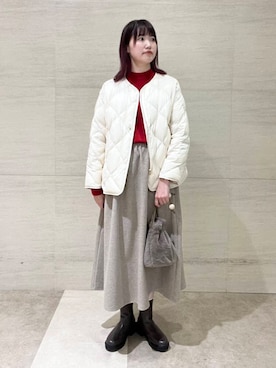 「冬の差し色コーデ」｜「アイテム（ダウンジャケット/コート）」を使った、後藤綾乃さん（レディース・165cm）の冬コーディネート