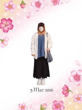 「ANIPLEXのアイテム（パーカー、ホワイト系）」を使った、みぃさん（レディース・157cm）の春コーディネート