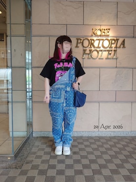 「LiSAライブTのアイテム（Tシャツ/カットソー、ブラック系）」を使った、みぃさん（レディース・157cm）の春コーディネート