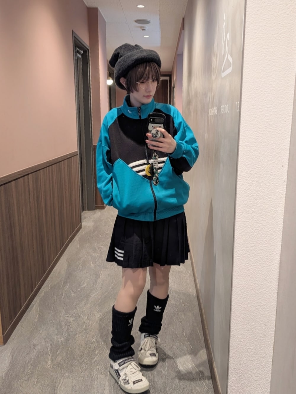adidasのレッグウォーマーを使った「ゴルフウェア」の人気ファッション