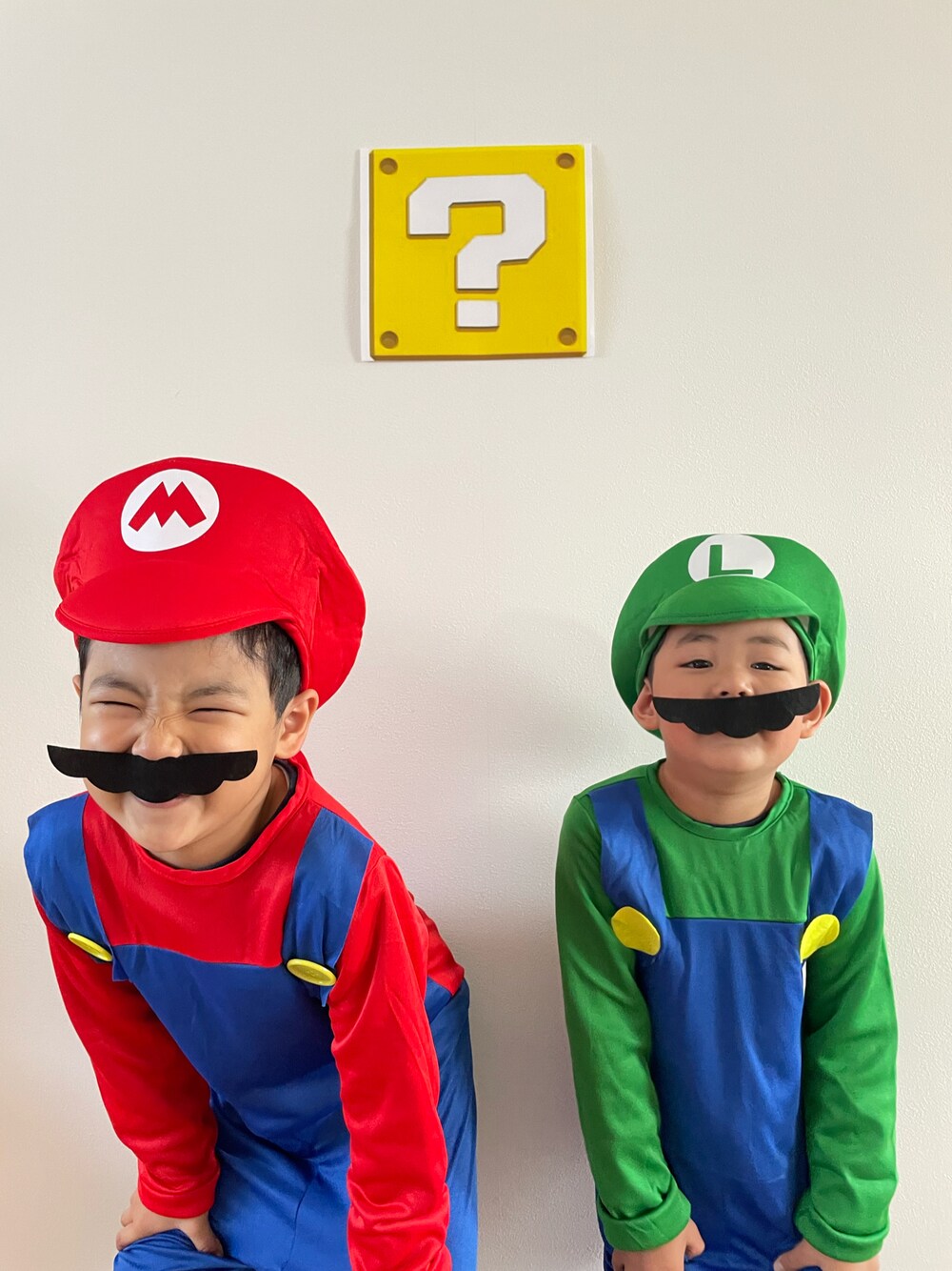 「WEARハロウィン2022、マリオブラザーズ、ハロウィン、兄弟コーディネート、お洒落さんとつながりたい、シンプル、プチプラ」｜「マリオのアイテム（帽子、レッド系）」を使った、EBIHARA    NOZOMIさん（キッズ・110cm）の秋コーディネートの1枚目の写真