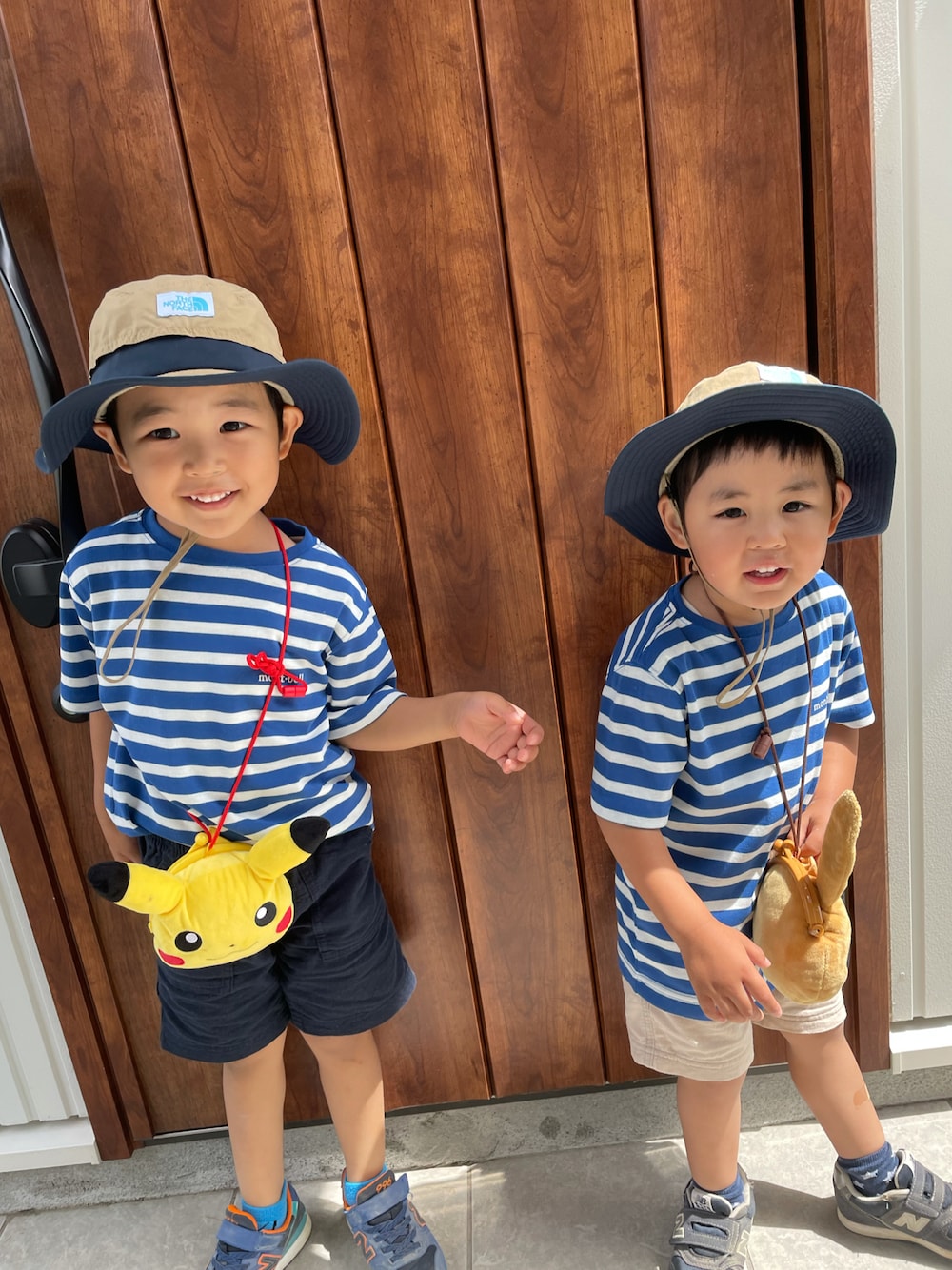 「夏、シンプルコーデ、キッズファッション、キッズコーデ、年子、男の子、ボーダー」｜「mont-bellのアイテム（Tシャツ/カットソー、ブルー系）」を使った、EBIHARA    NOZOMIさん（キッズ・100cm）の夏コーディネートの1枚目の写真
