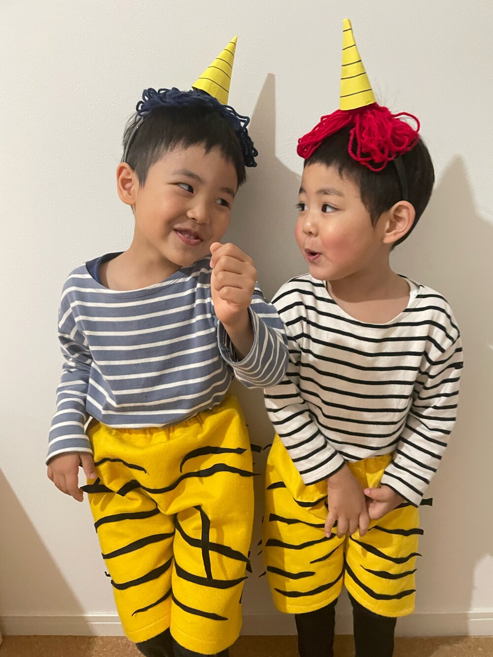 「子どもコーデ、節分、兄弟コーディネート」｜「Birthdayのアイテム（Tシャツ/カットソー、ブルー系）」を使った、EBIHARA    NOZOMIさん（キッズ・110cm）の冬コーディネートの1枚目の写真
