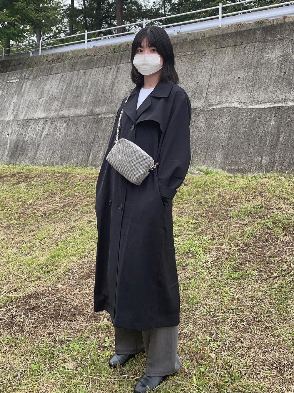 「シンプル」｜「BIGOTREのアイテム（バッグ、グレー系）」を使った、めるこさん（レディース・155cm）の冬コーディネートの1枚目の写真