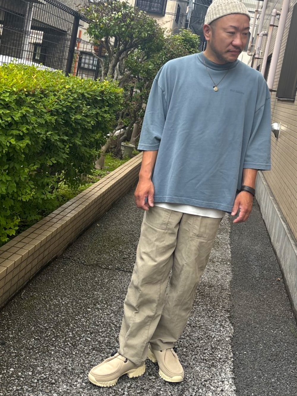 「WILLY CHAVARRIA、やっぱり帽子が好き、シンプルコーデ、レイヤードスタイル、大人カジュアル、おじさん、40代」｜「WILLY CHAVARRIAのアイテム（Tシャツ/カットソー、ブルー系）」を使った、masu＊さん（メンズ・168cm）の夏コーディネートの1枚目の写真