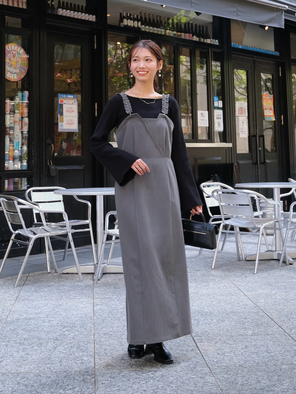 グレー系のワンピース、その他のその他を着用したレディースの秋コーディネートの1枚目の写真