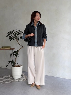 「アイテム（トートバッグ、ブラック系）」を使った、いたみかなこさん（レディース・161cm）の秋コーディネート