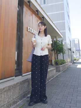 「mystic（ミスティック）の【3サイズ展開/SET UPスタイルにも◎】ビージーフラワースラックス（スラックス、ブラック系）」を使った、kusuda yoshikoさん（レディース・163cm）の春コーディネート