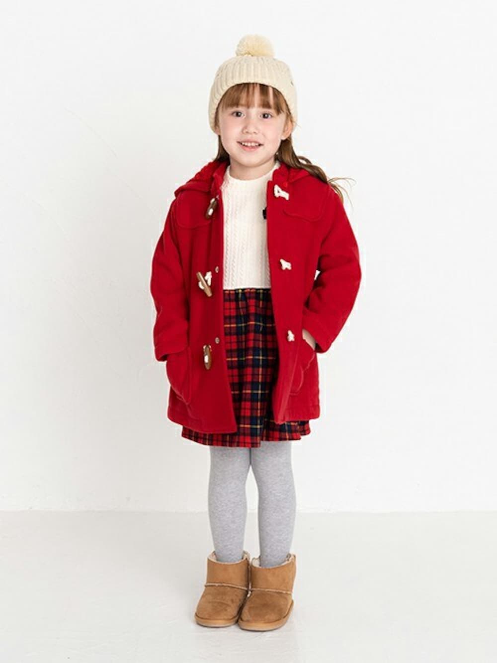 「ワンピース、冬コーデ、休日スタイル、キッズコーデ、ミキハウス、人気アイテム、クリスマスコーデ、4歳女の子、ホットビスケッツ、クリスマスに着たい服」｜「HOT BISCUITSのぼん天付きケーブル編みニット帽子（ニットキャップ/ビーニー、ベージュ系）」を使った、ミキハウス ホットビスケッツ店さん（キッズ・105cm）の冬コーディネートの1枚目の写真