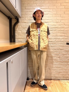 「HYSTERIC GLAMOUR（ヒステリックグラマー）のアイテム（チノパンツ）」を使った、森 拓巳さん（メンズ・175cm）の秋コーディネート