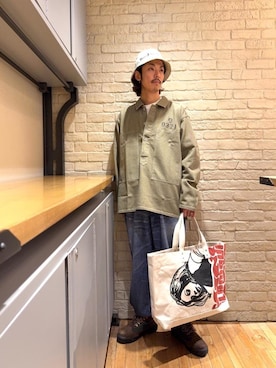 「アイテム（トートバッグ）」を使った、森 拓巳さん（メンズ・175cm）の秋コーディネート