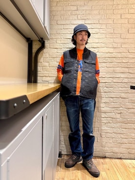 「アイテム（ベスト）」を使った、森 拓巳さん（メンズ・175cm）の秋コーディネート