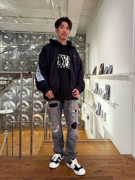 「HYSTERIC GLAMOUR（ヒステリックグラマー）のFAST STAR スタンドカラーブルゾン（ブルゾン、ブラック系）」を使った、森 拓巳さん（メンズ・176cm）の冬コーディネート