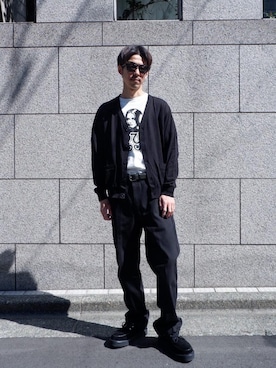 「HYSTERIC GLAMOUR（ヒステリックグラマー）のチノパンツ（チノパンツ、ブラック系）」を使った、森 拓巳さん（メンズ・176cm）の春コーディネート