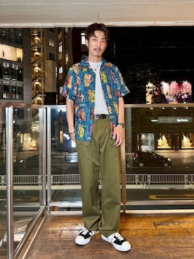 「HYSTERIC GLAMOUR（ヒステリックグラマー）のチノブッシュパンツ（その他パンツ、グリーン系）」を使った、森 拓巳さん（メンズ・176cm）の夏コーディネート