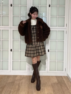 「アイテム（ジャンパースカート）」を使った、𝑬𝒓𝒊𝒓𝒊𝒏さん（レディース・153cm）の秋コーディネート