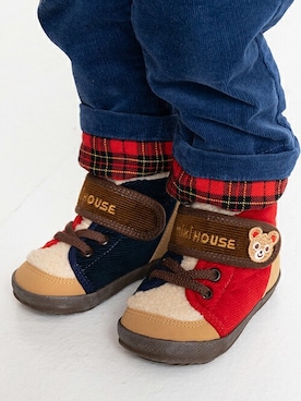 「MIKI HOUSE（ミキハウス）のアイテム（スニーカー）」を使った、ミキハウス担当者２さん（キッズ・82cm）の秋コーディネート
