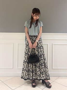「花柄」｜「アイテム（スカート、ブラック系）」を使った、𝒌𝒖𝒓𝒖𝒎𝒊さん（レディース・160cm）の夏コーディネート