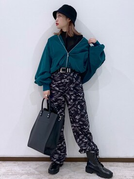 「PAGEBOY（ページボーイ）のラインスリーブシアータートル（Tシャツ/カットソー）」を使った、もっちさん（レディース・158cm）の秋コーディネート