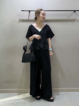 「LOWRYS FARM（ローリーズファーム）のソフリネンワイドパンツ 621564（スラックス、ブラック系）」を使った、もっちさん（レディース・158cm）の春コーディネート