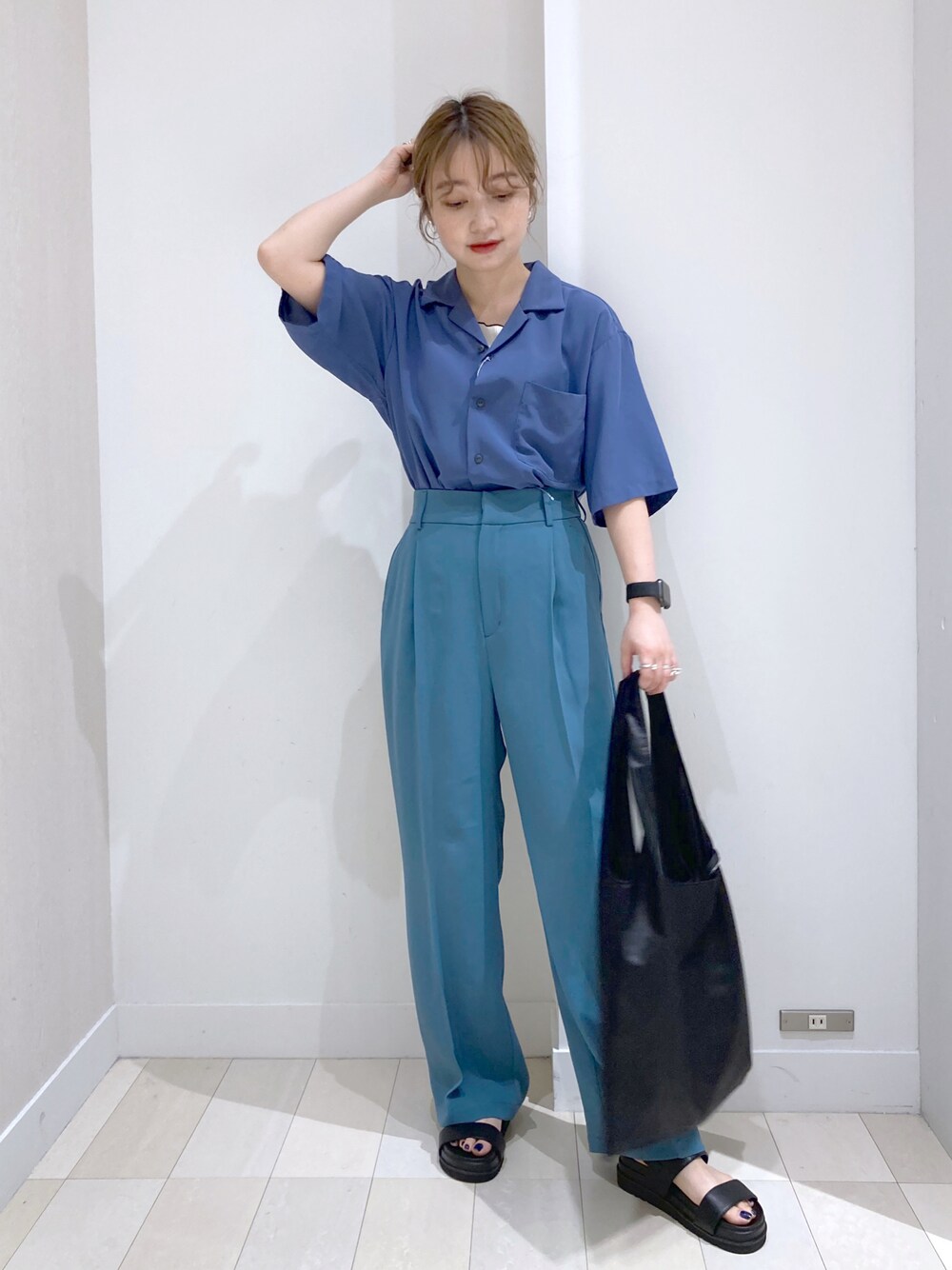 カイテキオープンカラーシャツ半袖/255749を使った人気ファッション