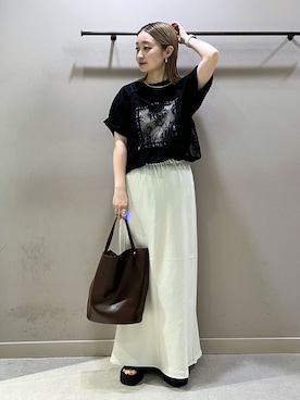 「LOWRYS FARM（ローリーズファーム）のストレッチサテンスカート　 290120（スカート、ホワイト系）」を使った、もっちさん（レディース・158cm）の春コーディネート
