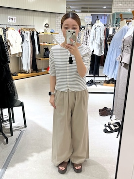 「LOWRYS FARM（ローリーズファーム）のショルダーパフカーディガン５Ｓ 665444（Tシャツ/カットソー、ホワイト系）」を使った、もっちさん（レディース・158cm）の春コーディネート