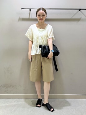 「LOWRYS FARM（ローリーズファーム）のヨウリュウシャーリングショートフレンチスリーブ 661674（シャツ/ブラウス、ホワイト系）」を使った、もっちさん（レディース・158cm）の春コーディネート