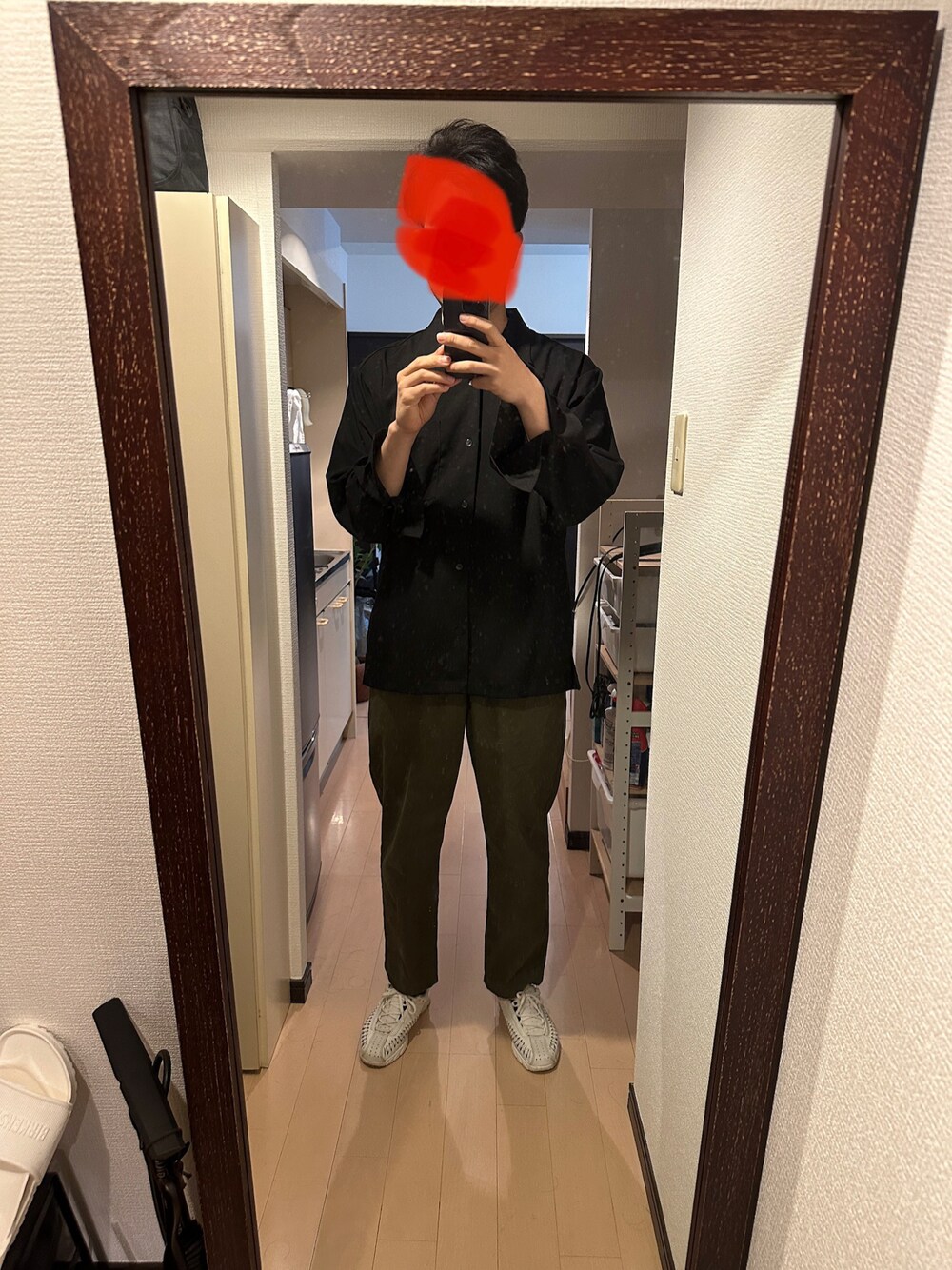 「GUのアイテム（チノパンツ、グリーン系）」を使った、yunyun_jpさん（メンズ・177cm）の春コーディネートの1枚目の写真