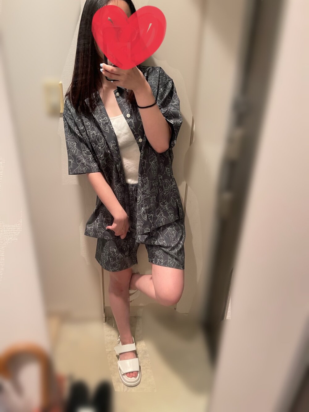 「セットアップコーデ、グラニフ、柄シャツ、ハーフパンツコーデ、ラクチンコーデ、白サンダル」｜「PAGEBOYのアイテム（タンクトップ、ホワイト系）」を使った、🌼さっちゃん🌼さん（レディース・157cm）の夏コーディネートの1枚目の写真