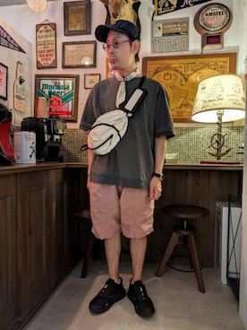 「アイテム（スニーカー）」を使った、髪切りおじさん。さん（メンズ・165cm）の夏コーディネート