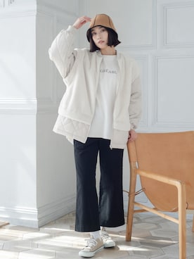 「アイテム（ノーカラージャケット、ホワイト系）」を使った、StyleSeaさん（レディース・162cm）の秋コーディネート