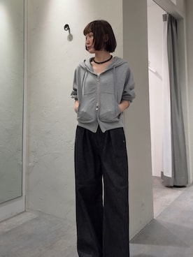 「Lui's（ルイス）のタックワイドデニム（デニムパンツ）」を使った、moekaさん（レディース・156cm）の秋コーディネート