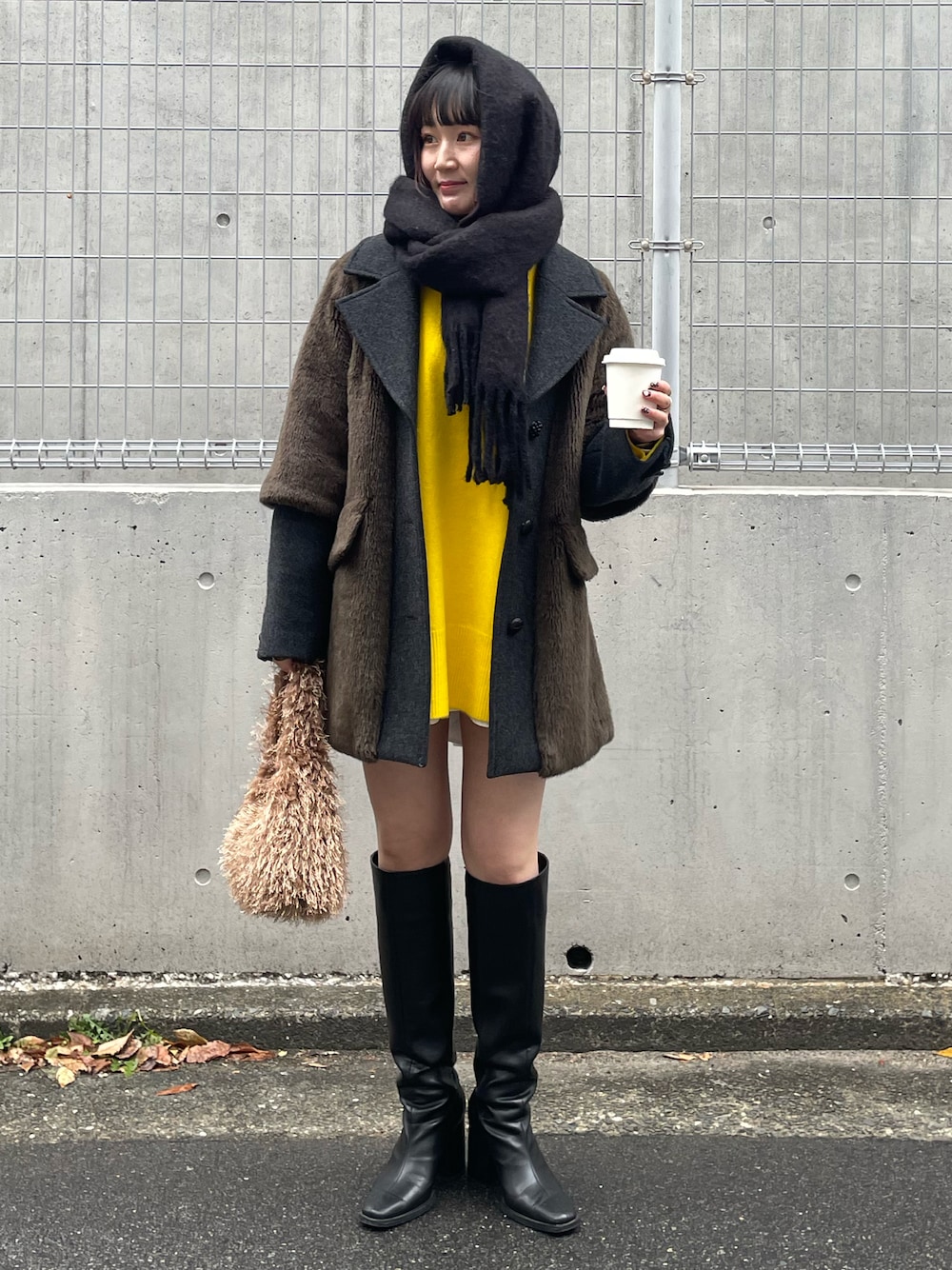 「クリスマスコーデ、マフラー、マフラーコーデ、冬コーデ、デートコーデ、きれいめカジュアル、キレイめカジュアル、アウターコーデ、差し色コーデ、色合わせ、低身長コーデ、大人カジュアル、大人かわいい、大人トレンドカジュアル、Luis」｜「PONTIのアイテム（ジャケット/アウター、グリーン系）」を使った、moekaさん（レディース・156cm）の冬コーディネートの1枚目の写真